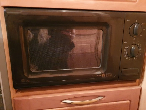                         Hobby Exclusive 540 UFE, rocznik 2003, przedsionek, prysznic, ogrzewanie podłogowe i inne. - zdjęcie 9
                        