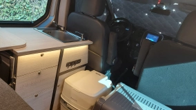                         kamperVAN Opel Vivaro 1.6 BiTurbo 140KM wersja extra long Faktura VAT23% - zdjęcie 14
                        