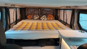                         kamperVAN Opel Vivaro 1.6 BiTurbo 140KM wersja extra long Faktura VAT23% - zdjęcie 18
                        