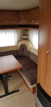                         Hobby 560 UFF z 2009 roku - zdjęcie 2
                        