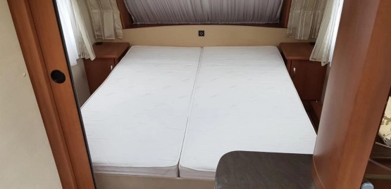                         Hobby 560 UFF z 2009 roku - zdjęcie 4
                        