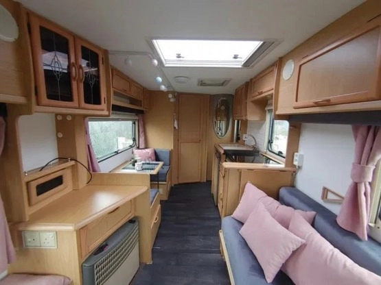                         Bailey Pageant Moselle 2000 4/5 osobowa, łazienka, przyczepa kemping - zdjęcie 7
                        