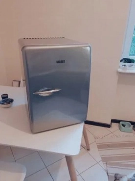                         Lodówka Waeco MyFridge 40 MF-40 230V/12V kamper kemping retro Dometic - zdjęcie 1
                        