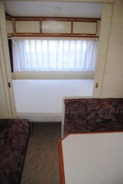                         LMC 545 Zarej! Zadbana! Przestronna! Jasne i zadbane wnętrze! WC! HIT - zdjęcie 2
                        