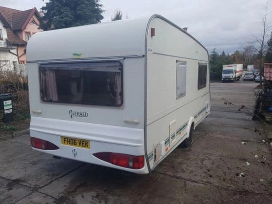                         Przyczepa kempingowa Herald z namiotem 1999 rok - zdjęcie 10
                        