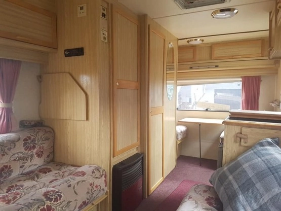                         Przyczepa kempingowa Herald z namiotem 1999 rok - zdjęcie 11
                        