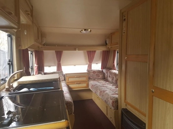                         Przyczepa kempingowa Herald z namiotem 1999 rok - zdjęcie 2
                        