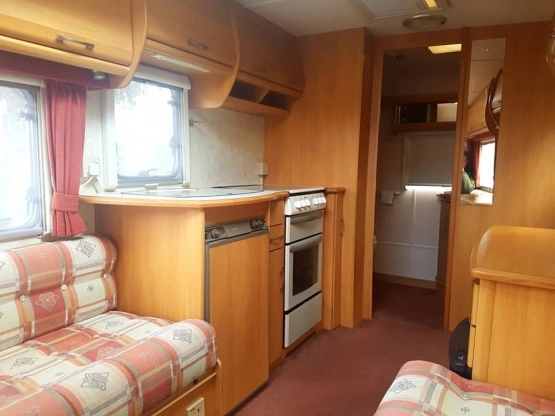                         Przyczepa kempingowa Swift 2003 rok z moverem - zdjęcie 2
                        