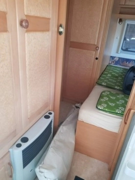                         Sprzedam super przyczepę Hobby 495 - zdjęcie 5
                        