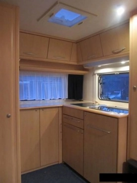                         Przyczepa kempingowa Chateau Calista 390 z 2004r. - zdjęcie 7
                        