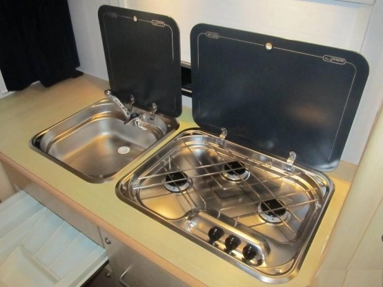                         Przyczepa kempingowa Chateau Calista 390 z 2004r. - zdjęcie 8
                        