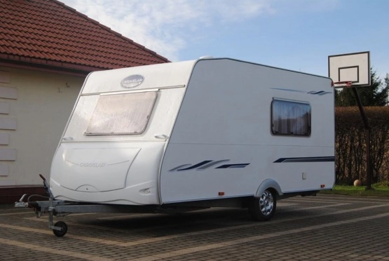                         CARAVELAIR 6 osób! Łóżko piętrowe! Łazienka! Zarejestrowana! DMC 980kg - zdjęcie 2
                        