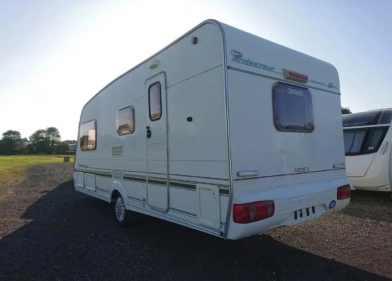                         Abbey Endeavour - zdjęcie 3
                        