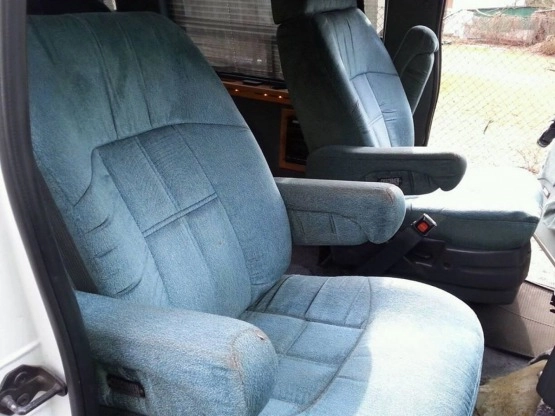                         Ford Econoline Coachmen 5.8. V8 + LPG - zdjęcie 5
                        