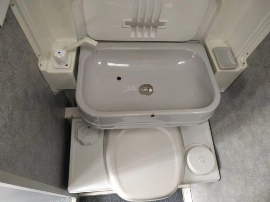                         Przyczepa kempingowa Beyerland Sprinter 430 MD 1995 rok - zdjęcie 3
                        