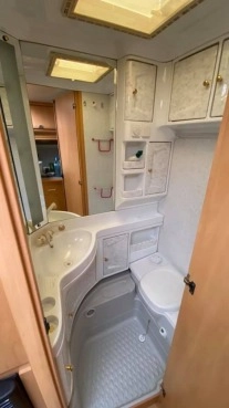                         Przyczepa Hobby 450 UFE 2001 r., nowy tył - zdjęcie 2
                        