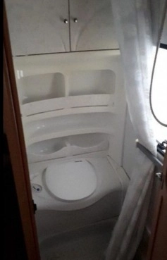                         Przyczepa kempingowa Hobby Prestige 650 z przedsionkiem - zdjęcie 5
                        