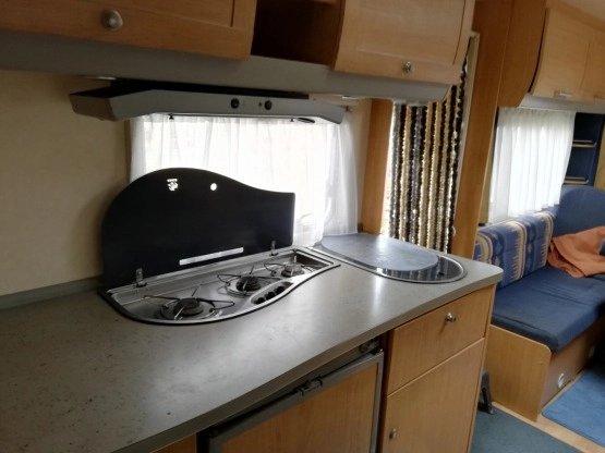                         Knaus Azur 650 FDU - zdjęcie 3
                        