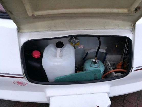                         Przyczepa kempingowa Elddis 2 os. z 2004 r. - zdjęcie 13
                        