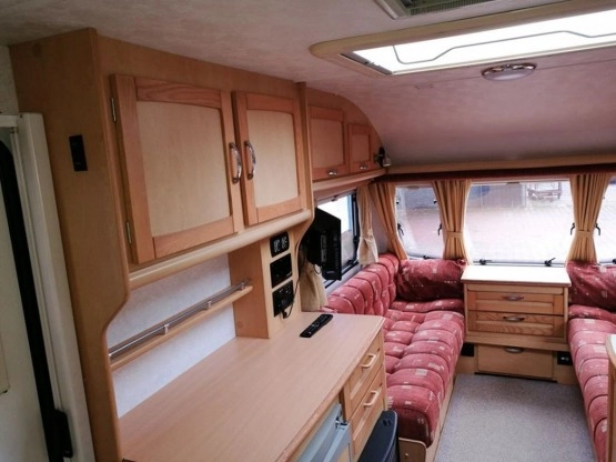                         Przyczepa kempingowa Elddis 2 os. z 2004 r. - zdjęcie 19
                        