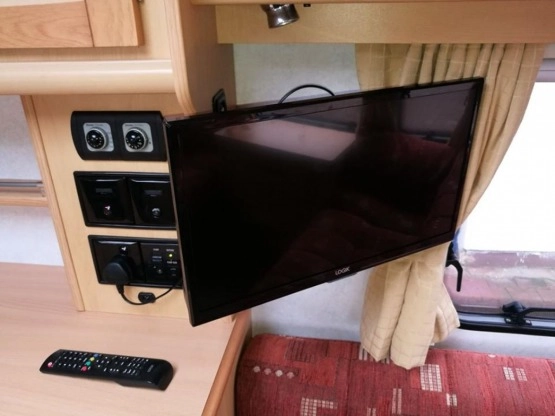                         Przyczepa kempingowa Elddis 2 os. z 2004 r. - zdjęcie 23
                        