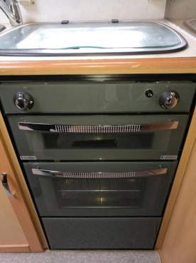                         Przyczepa kempingowa Elddis 2 os. z 2004 r. - zdjęcie 2
                        