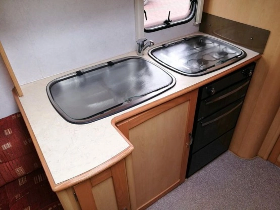                         Przyczepa kempingowa Elddis 2 os. z 2004 r. - zdjęcie 5
                        