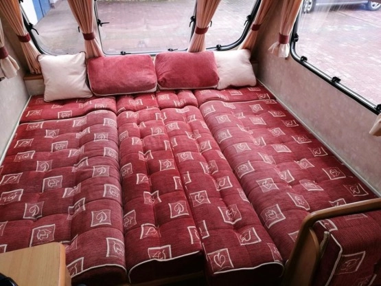                         Przyczepa kempingowa SWIFT 4 os. 2004 z napędem, przedsionkiem, pokrowcem - zdjęcie 21
                        