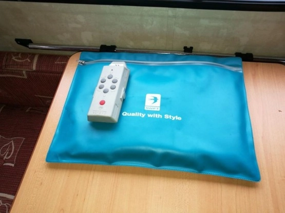                         Przyczepa kempingowa SWIFT 4 os. 2004 z napędem, przedsionkiem, pokrowcem - zdjęcie 40
                        