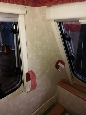                         Przyczepa kempingowa SWIFT 4 os. 2004 z napędem, przedsionkiem, pokrowcem - zdjęcie 42
                        