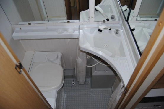                         KIP Zarejestrowana! Przestronna! 4 osobowa! WC! Prysznic! Ogrzewanie! - zdjęcie 2
                        