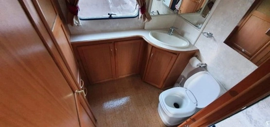                         Przyczepa kempingowa Elard Clarion 490/4L 100% sucha, łóżko piętrowe, 5 osób. Okazja!  - zdjęcie 4
                        