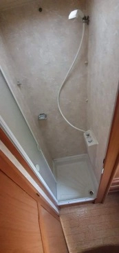                         Przyczepa kempingowa Elard Clarion 490/4L 100% sucha, łóżko piętrowe, 5 osób. Okazja!  - zdjęcie 6
                        