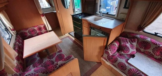                         Przyczepa kempingowa Elard Clarion 490/4L 100% sucha, łóżko piętrowe, 5 osób. Okazja!  - zdjęcie 7
                        