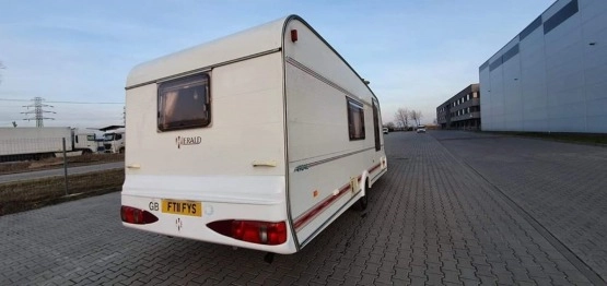                         Przyczepa kempingowa Elard Clarion 490/4L 100% sucha, łóżko piętrowe, 5 osób. Okazja!  - zdjęcie 8
                        