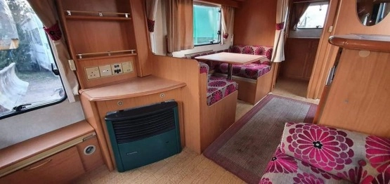                         Przyczepa kempingowa Elard Clarion 490/4L 100% sucha, łóżko piętrowe, 5 osób. Okazja!  - zdjęcie 9
                        