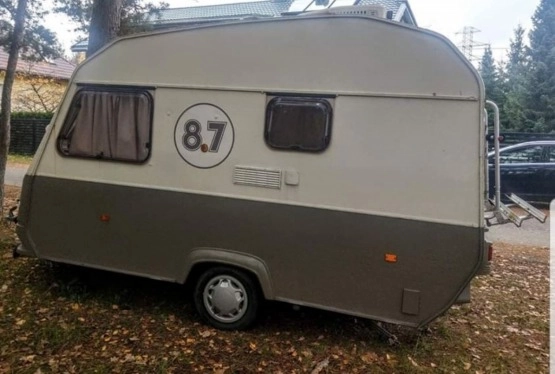                         Przyczepa kempingowa po remoncie z oryginalną klimatyzacją - zdjęcie 1
                        