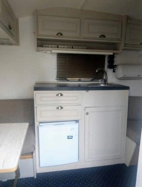                         Przyczepa kempingowa po remoncie z oryginalną klimatyzacją - zdjęcie 3
                        