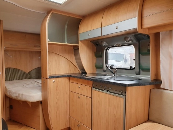                         Bürstner Belcanto 455TS, rocznik 2006, MOVER, Markiza lub przedsionek, bagażnik na rowery - zdjęcie 11
                        