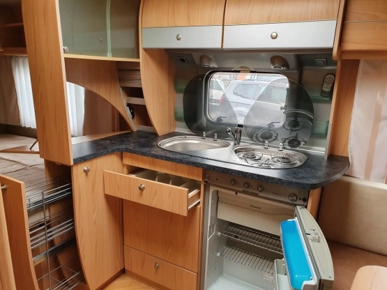                         Bürstner Belcanto 455TS, rocznik 2006, MOVER, Markiza lub przedsionek, bagażnik na rowery - zdjęcie 17
                        