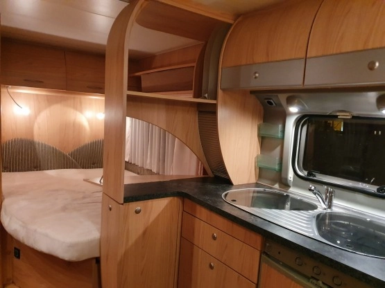                         Bürstner Belcanto 455TS, rocznik 2006, MOVER, Markiza lub przedsionek, bagażnik na rowery - zdjęcie 9
                        