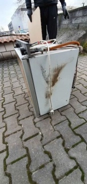                         Lodówka  na gaz, prąd, 12 V i 220 V do przyczepy kempingowej, kampera, jachtu i nie tylko. Sprawna. Wysyłka - zdjęcie 4
                        