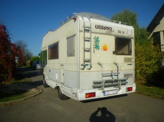                         Sprzedam Camper-Fiat Ducato (z alkową)-1995r-140 tys.km-5 osobowy-bardzo zadbany - zdjęcie 2
                        