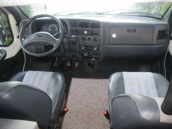                         Sprzedam Camper-Fiat Ducato (z alkową)-1995r-140 tys.km-5 osobowy-bardzo zadbany - zdjęcie 7
                        