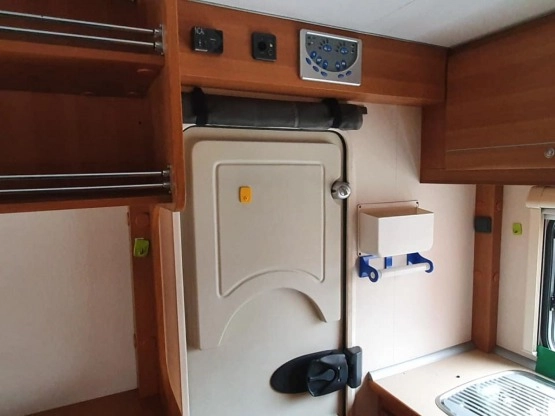                         Ford Transit 2006 Roller Team - zdjęcie 13
                        