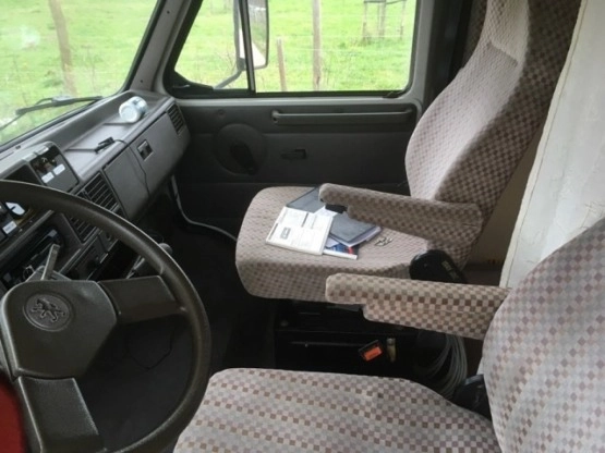                         Peugeot J5 2,5 TD - LMC LIBERTY - zdjęcie 16
                        