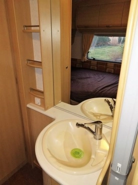                         prywatna przyczepa kempingowa Coachman Amara 530 5 os. 2002 r. - zdjęcie 15
                        