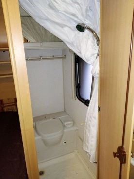                         prywatna przyczepa kempingowa Coachman Amara 530 5 os. 2002 r. - zdjęcie 22
                        