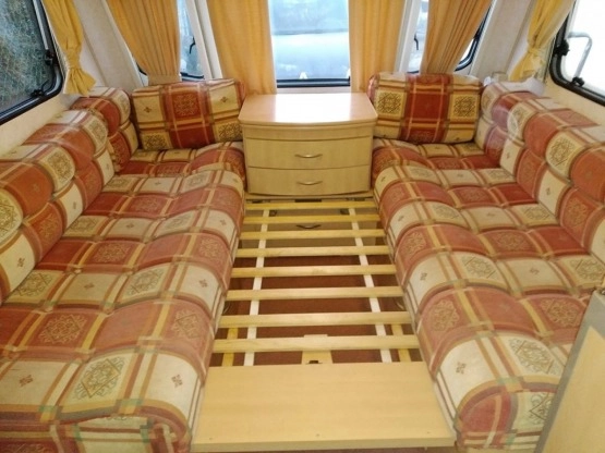                         prywatna przyczepa kempingowa Coachman Amara 530 5 os. 2002 r. - zdjęcie 2
                        