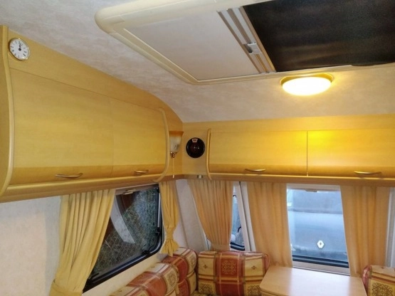                         prywatna przyczepa kempingowa Coachman Amara 530 5 os. 2002 r. - zdjęcie 8
                        